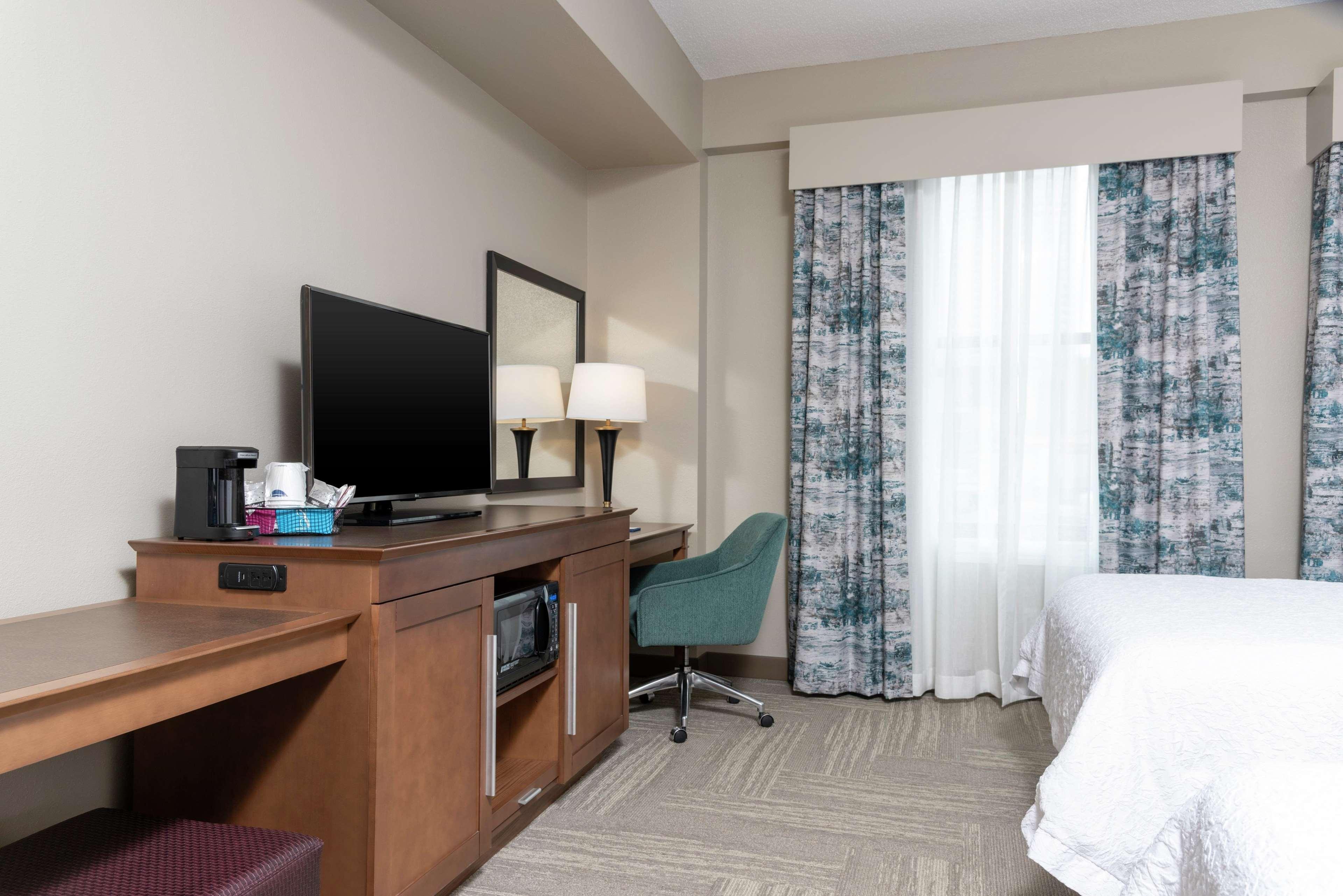 Hotel Hampton Downtown Across From Circle Centre